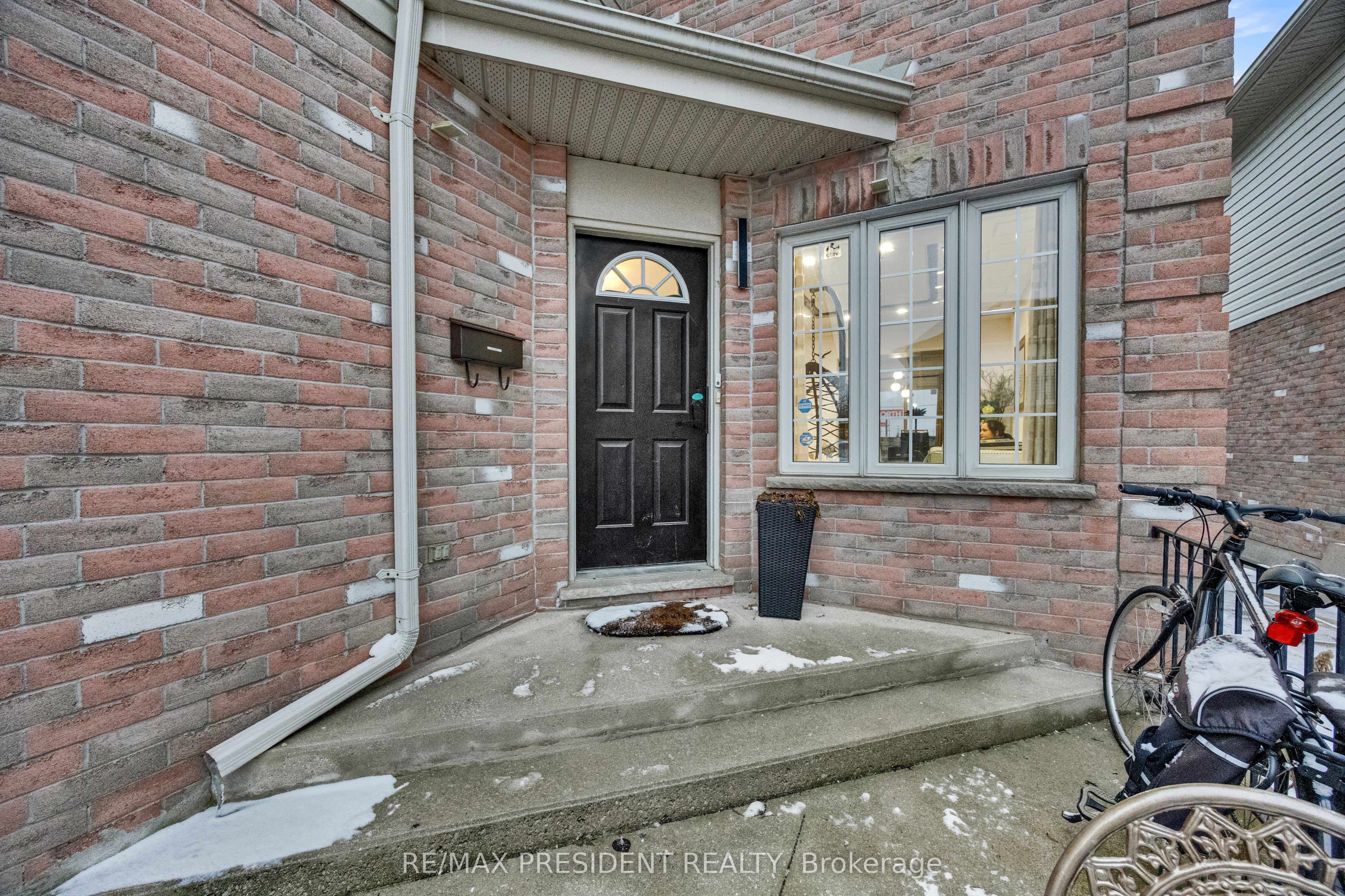 10 Chalkstone Drive 18