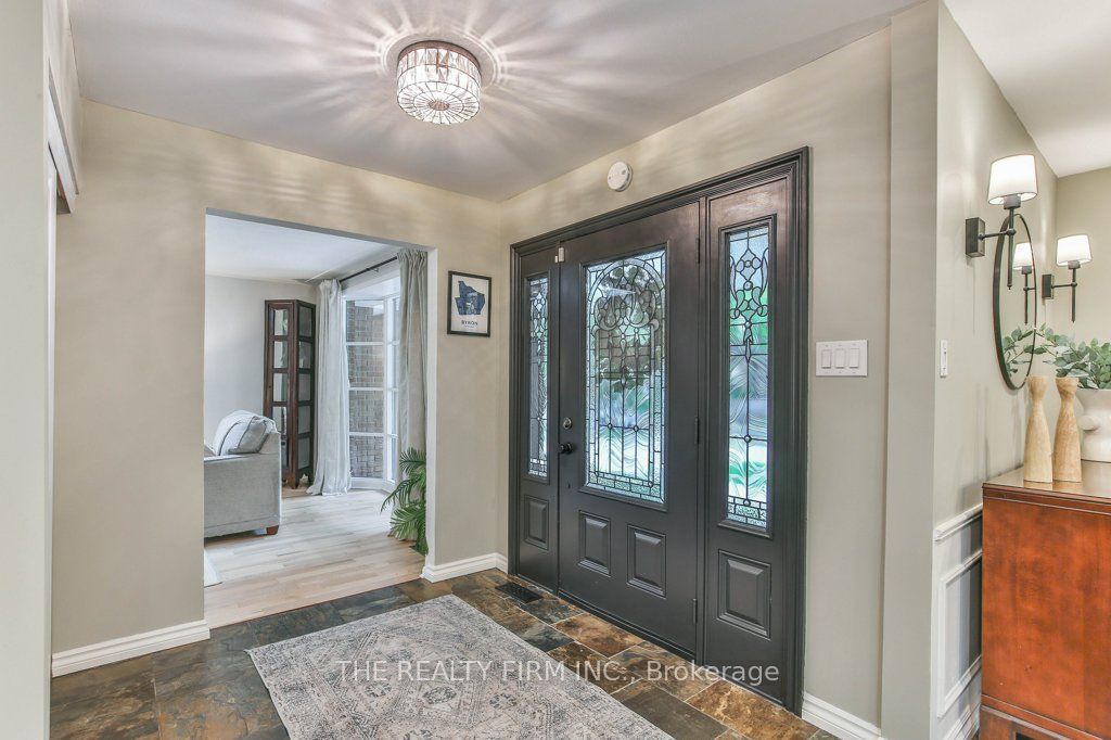 2 OAKWOOD Drive