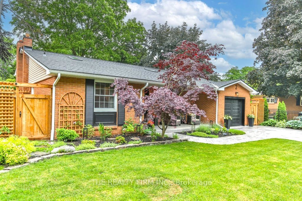 2 OAKWOOD Drive