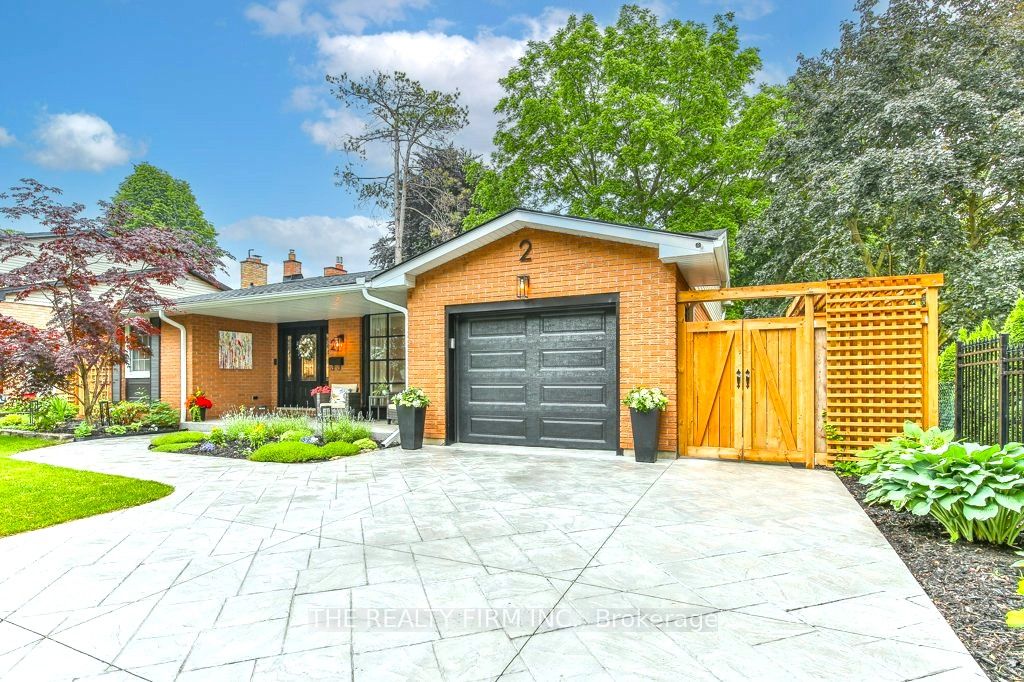 2 OAKWOOD Drive