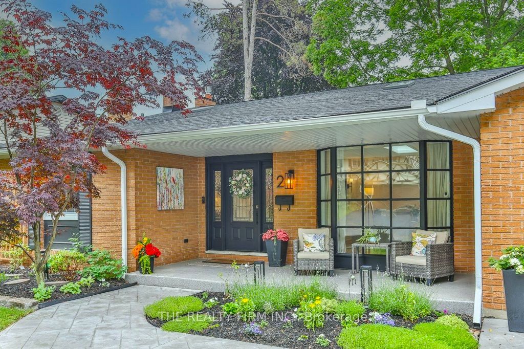 2 OAKWOOD Drive