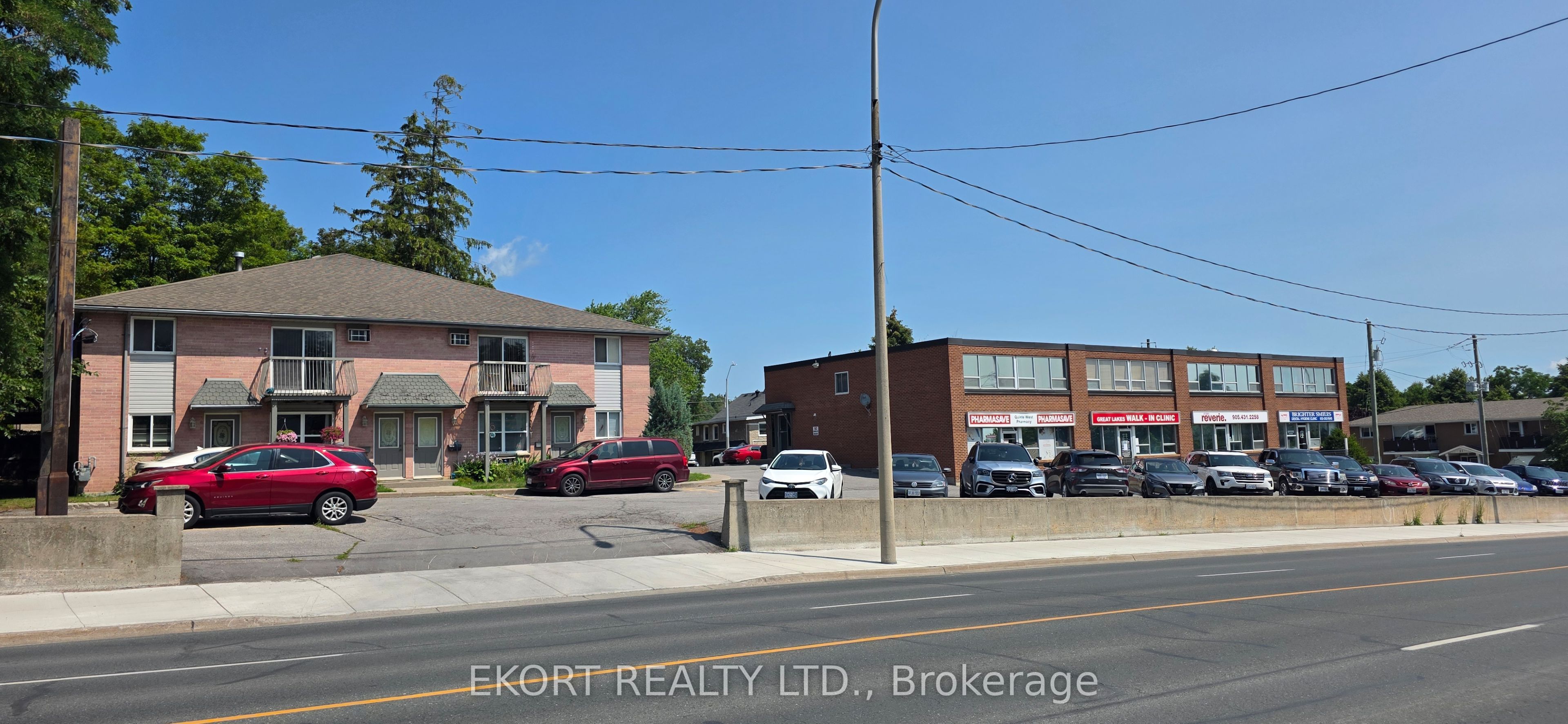 290 Dundas Street W