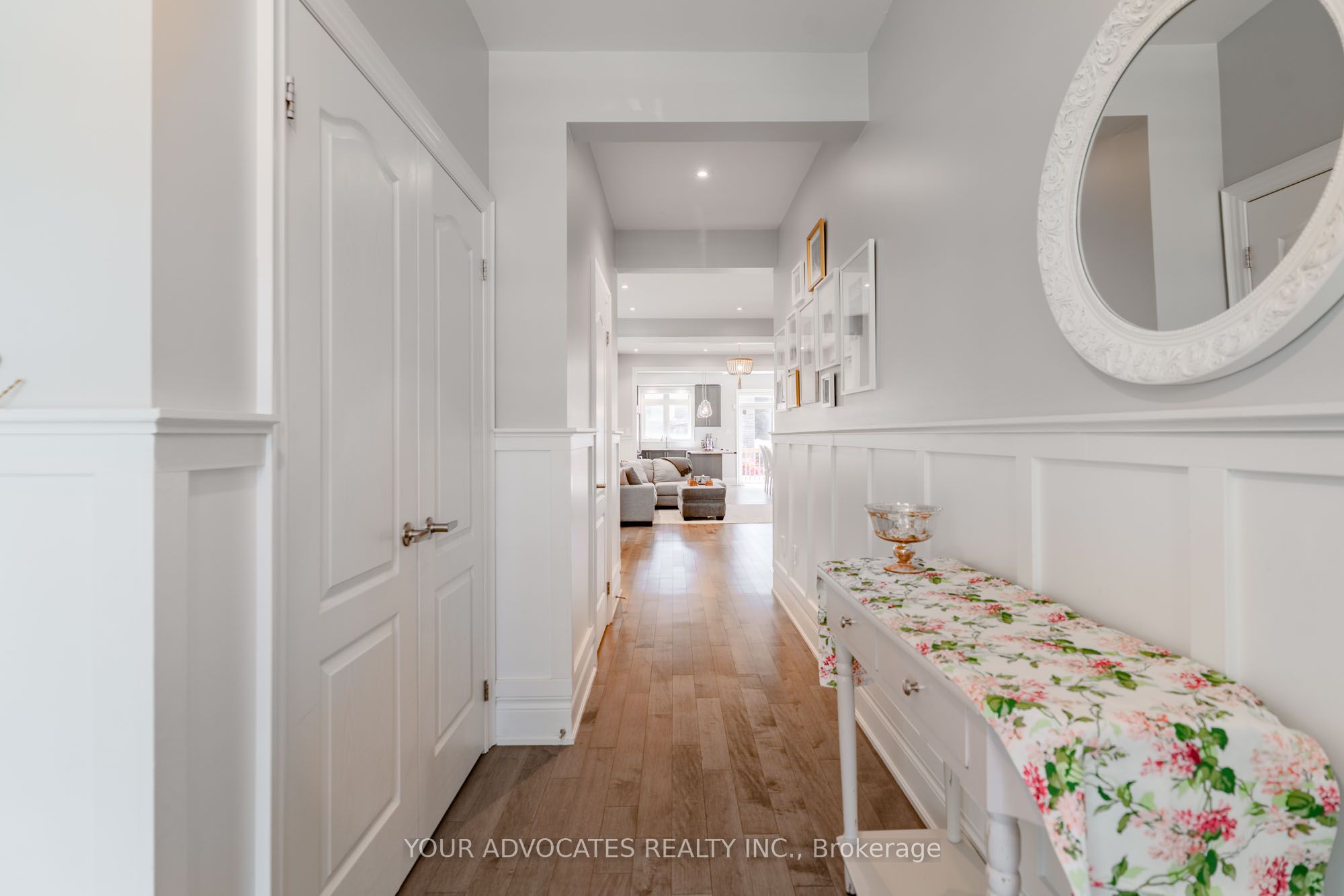 242 Cranbrook Crescent