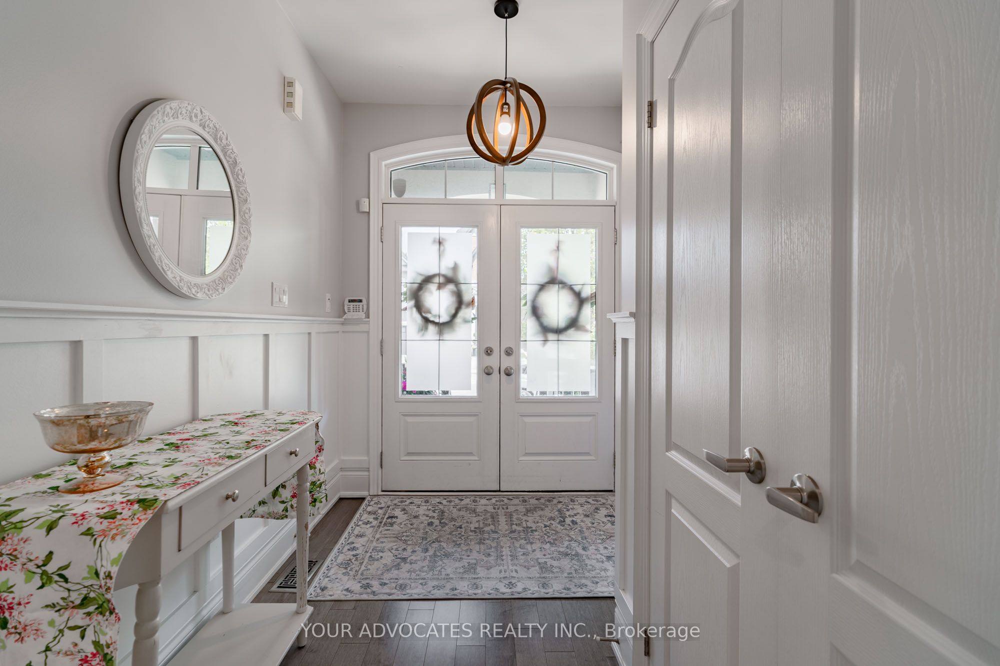 242 Cranbrook Crescent