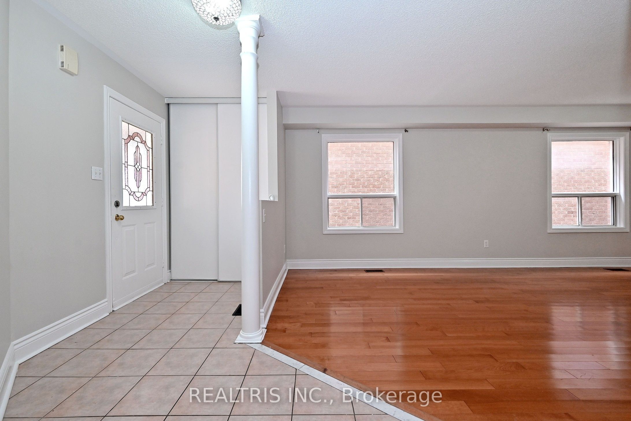 101 Booth Crescent N