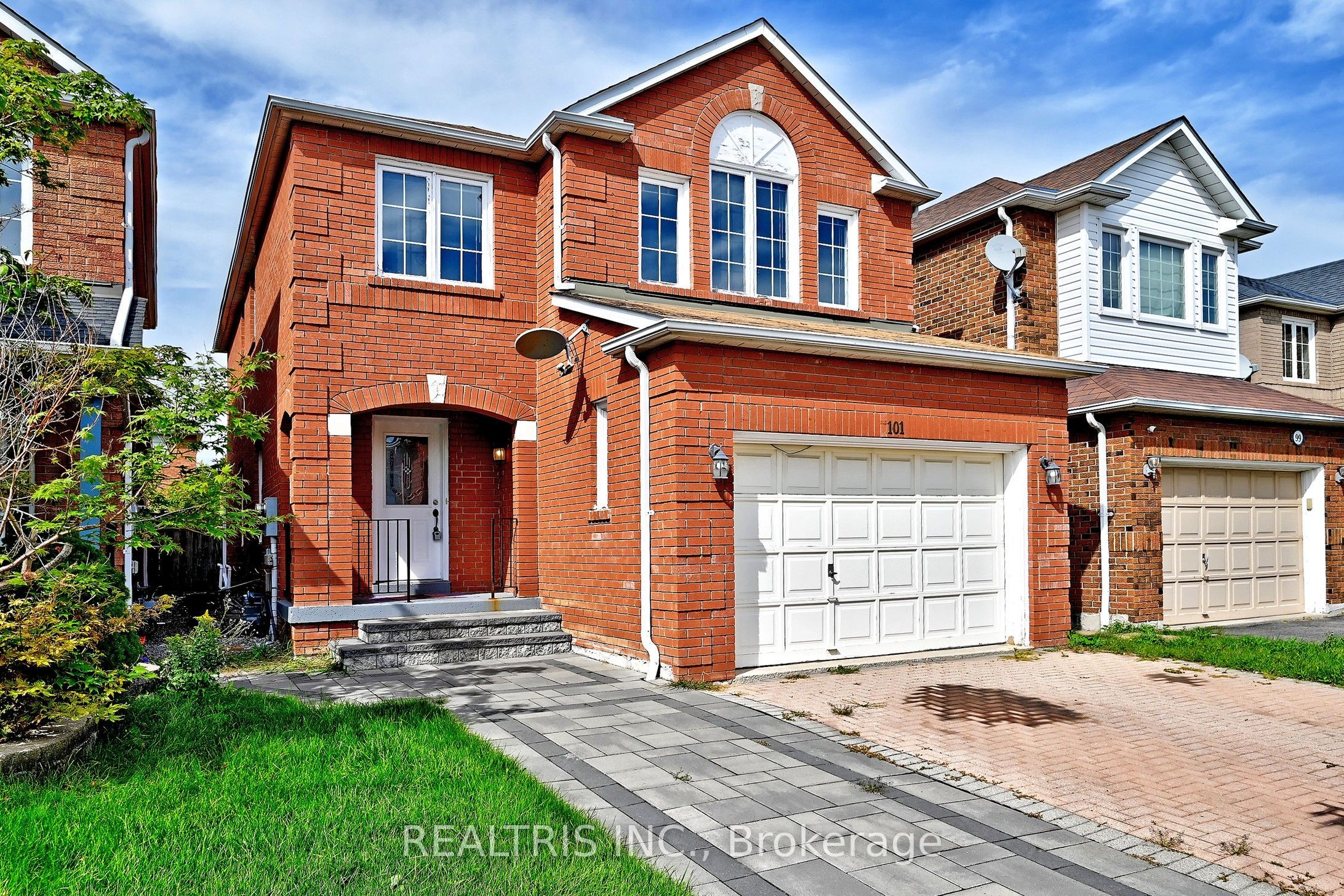 101 Booth Crescent N