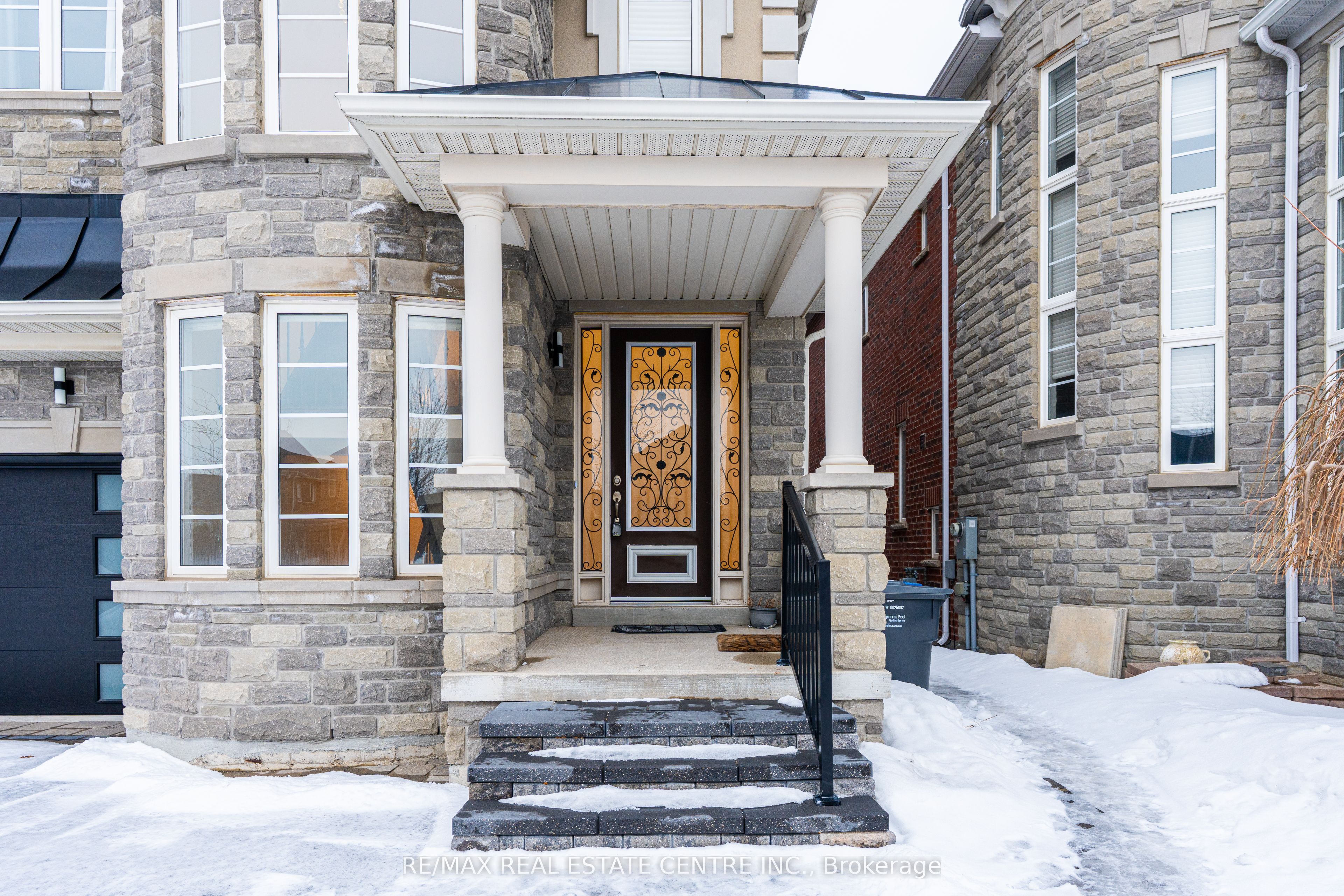 3290 Erin Centre Boulevard