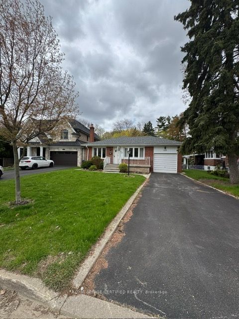 1540 Trotwood Avenue Mississauga ON L5G 3Z9