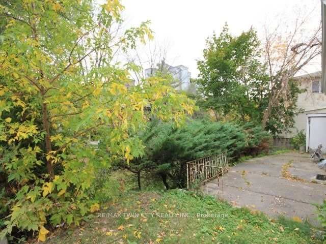 342 King Street N
