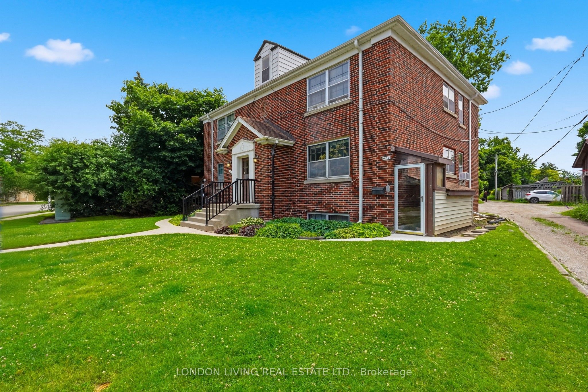 107 Windsor Crescent