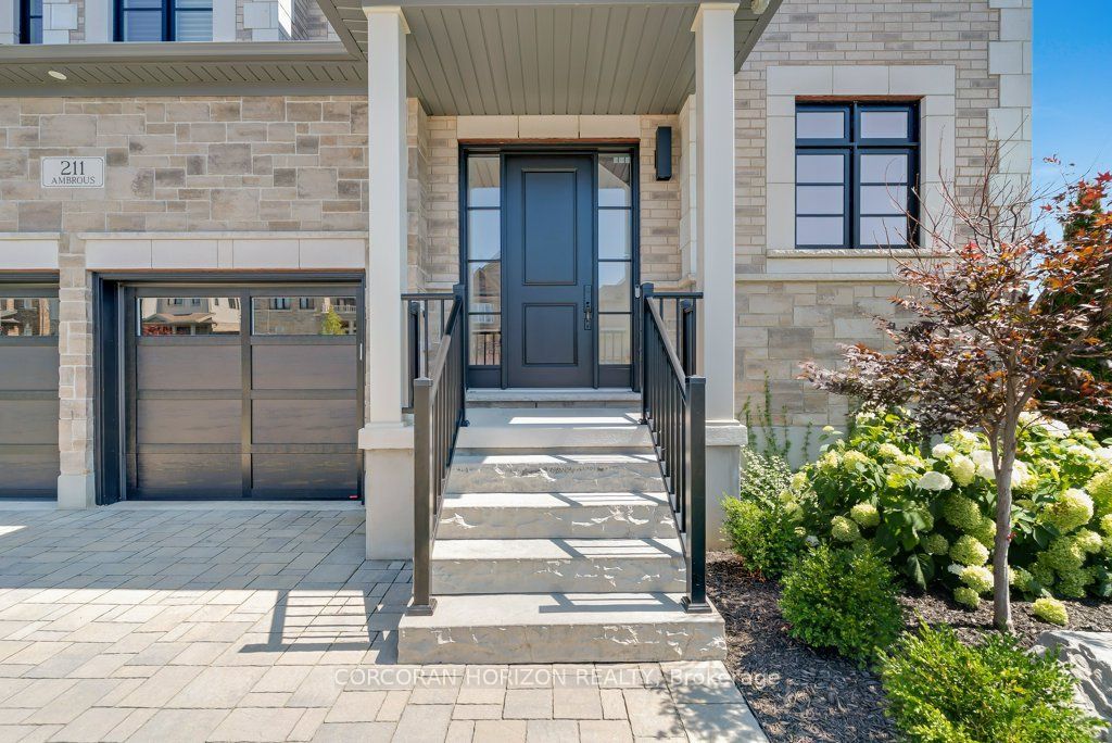 211 Ambrous Crescent