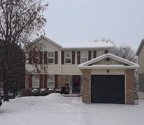 834 Somerset Crescent Kingston ON K7P 1G5