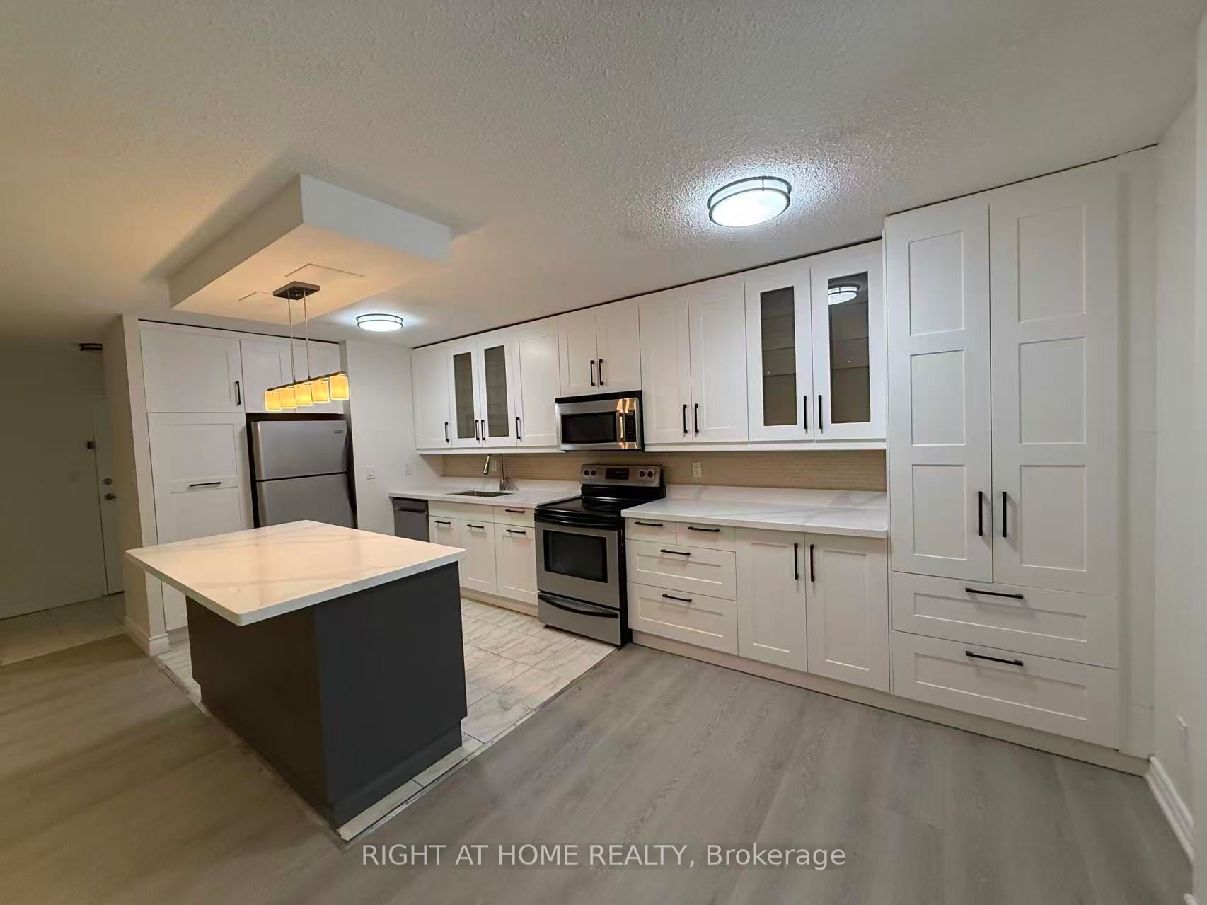 3025 The credit woodlands Drive 109
