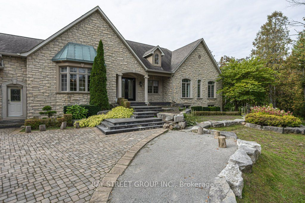 5 River Stone Court