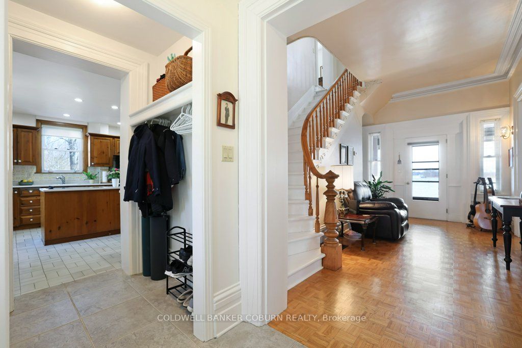 81 Lakeshore Drive