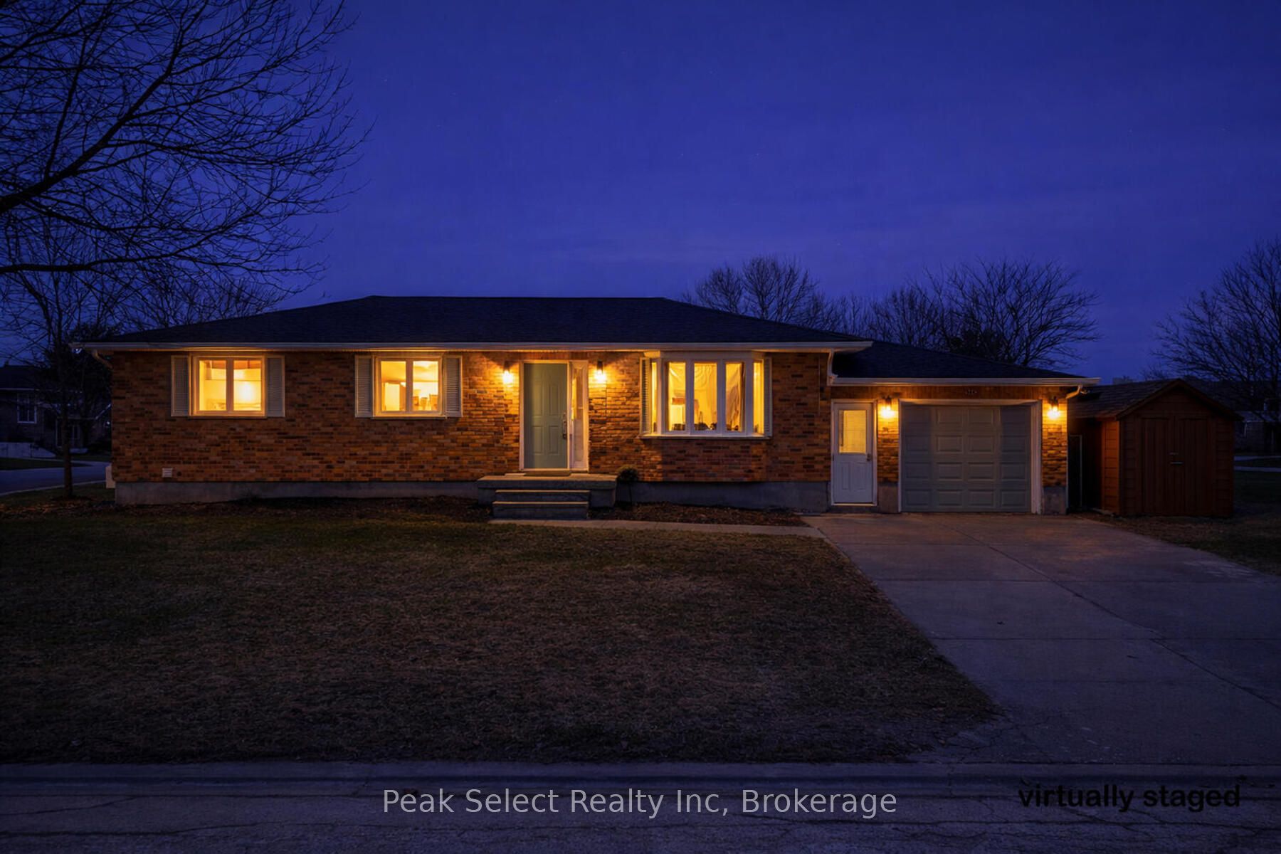 12 MEADOWRIDGE Drive