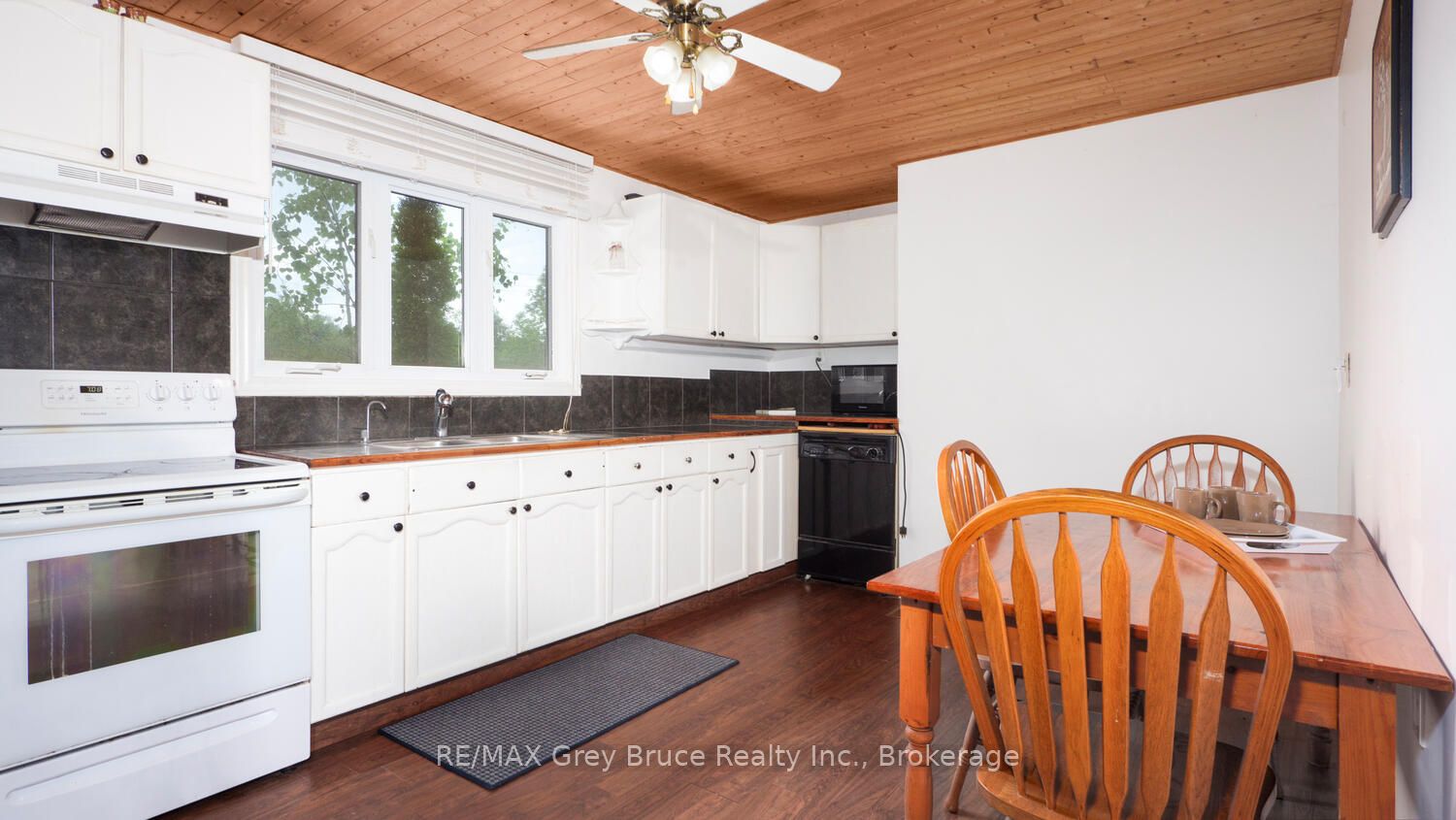 1477 Highway 6 Highway