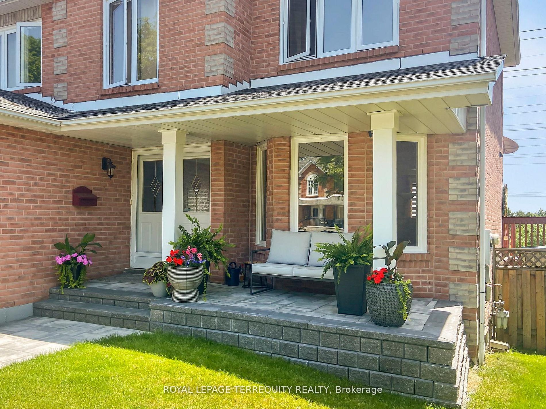 1080 Wildrose Crescent