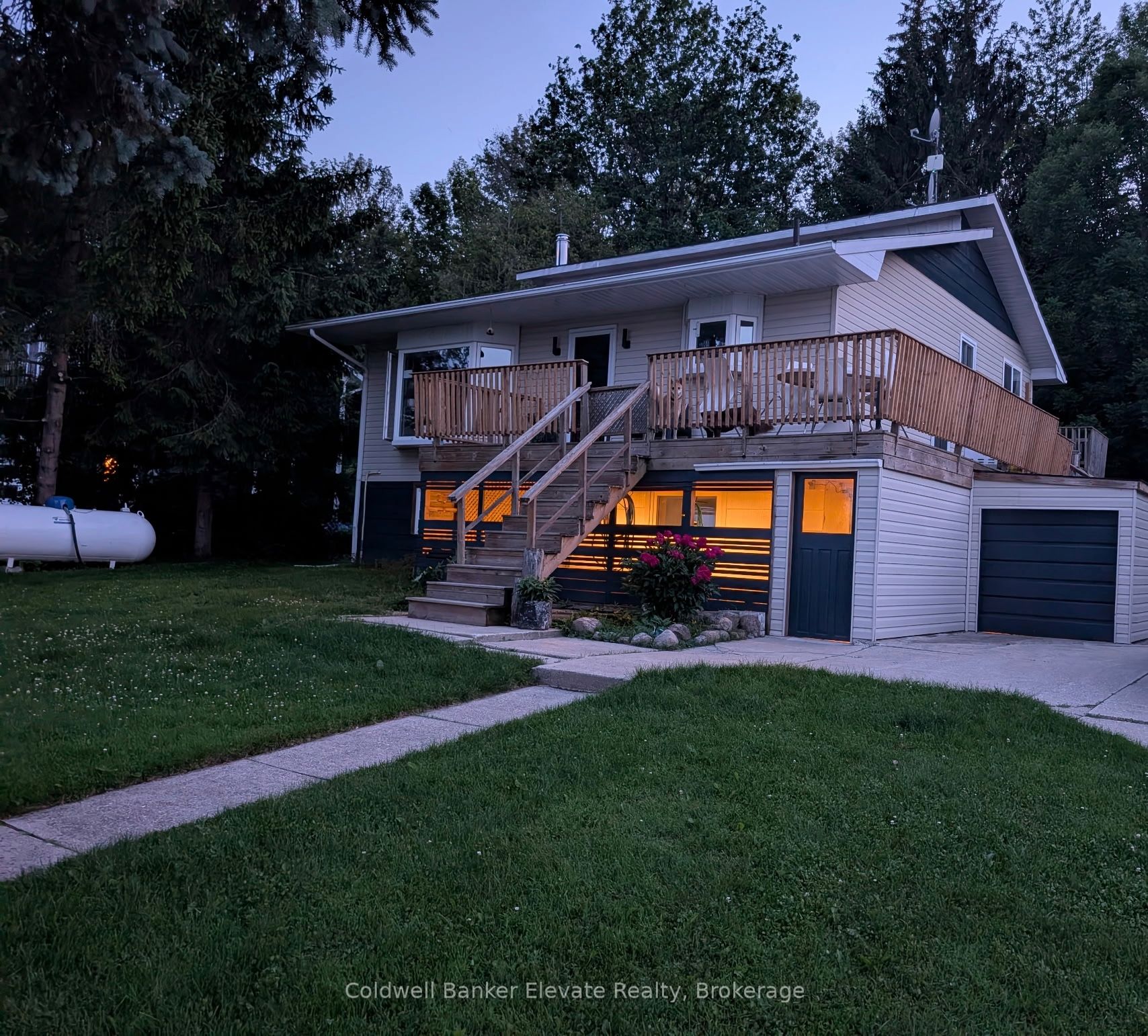 150 MACINTOSH Drive