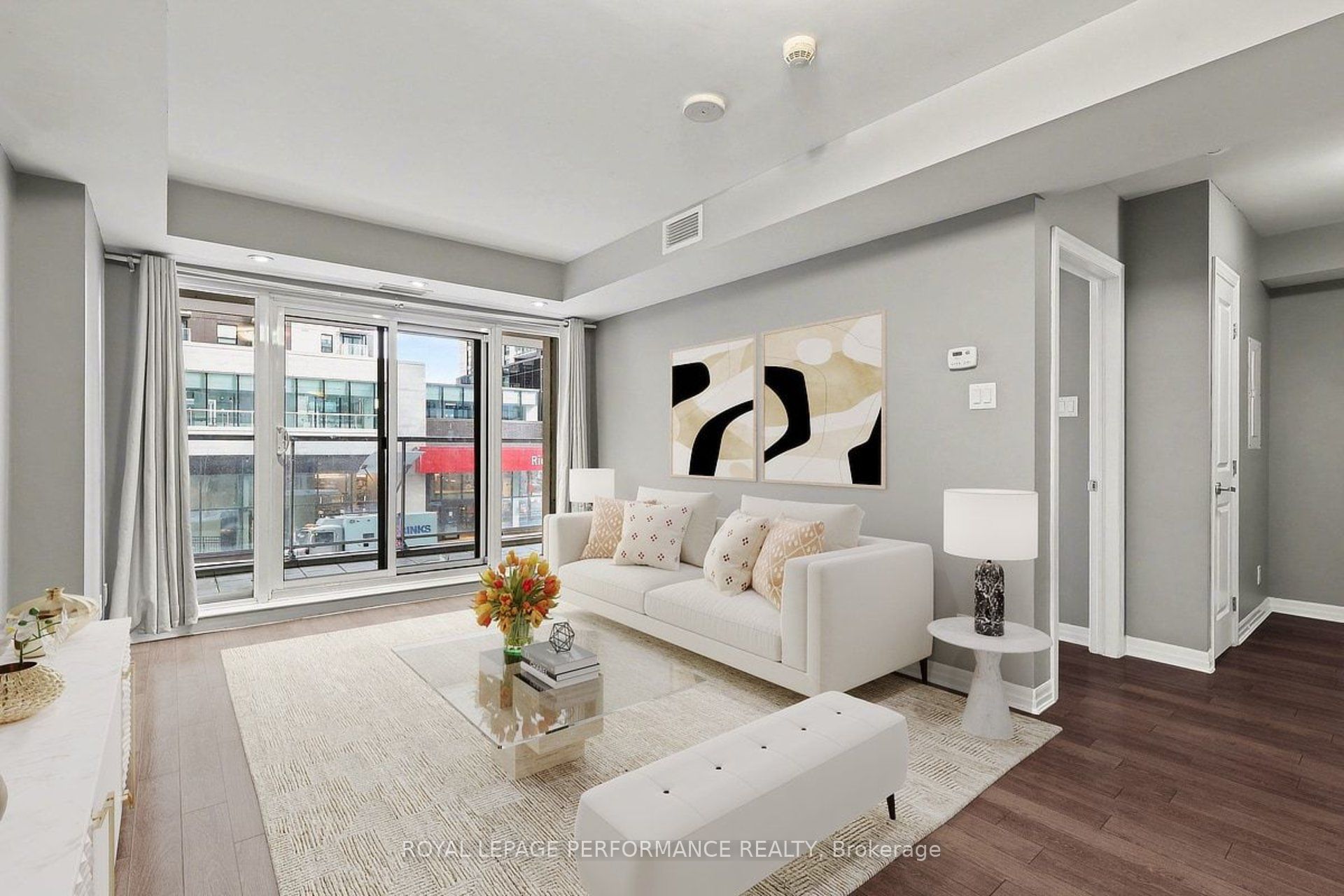 242 Rideau Street 204