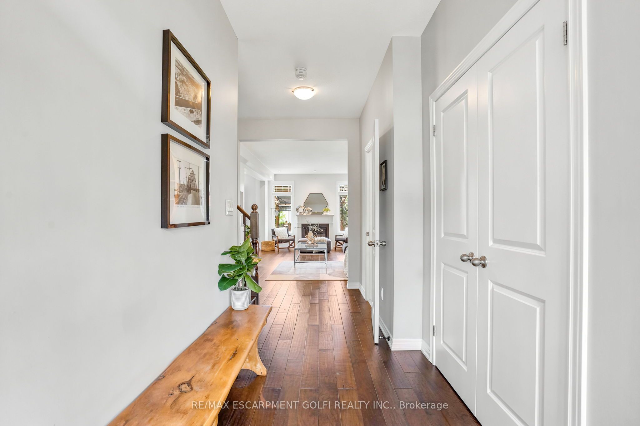 49 Narbonne Crescent