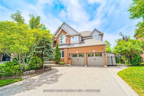 113 Sandcherry Court Pickering ON L1V 6V8