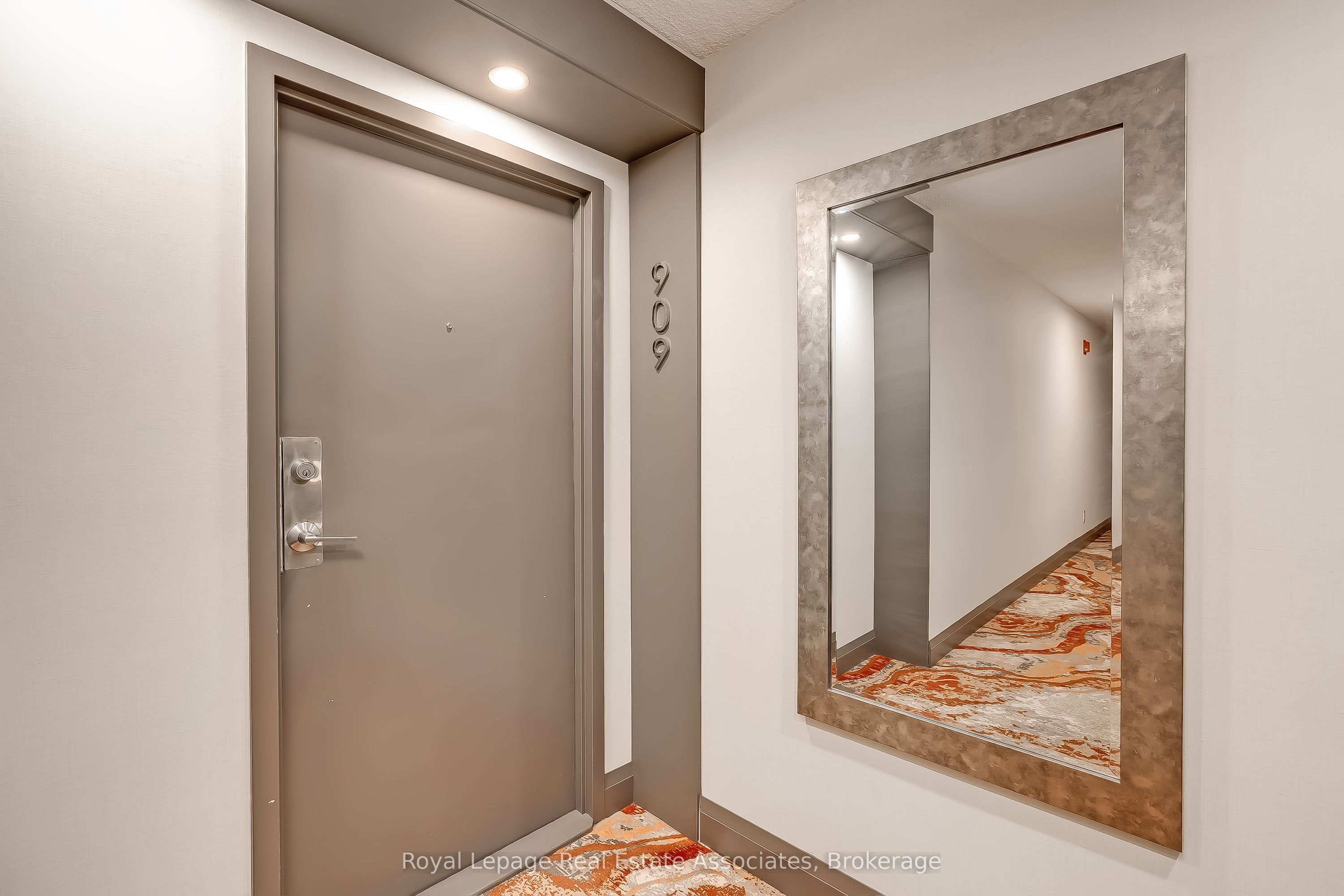 1155 Bough Beeches Boulevard 909