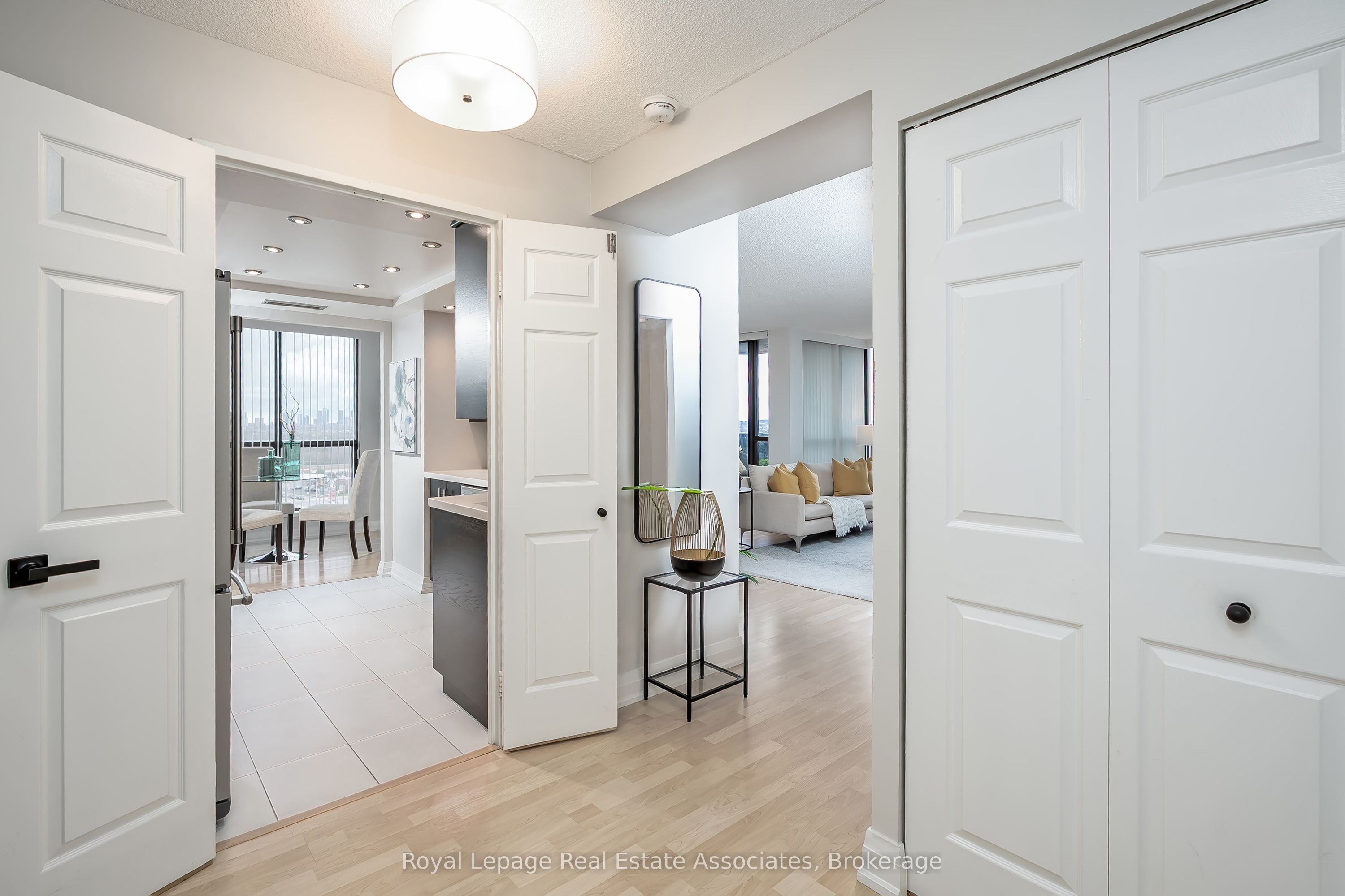 1155 Bough Beeches Boulevard 909