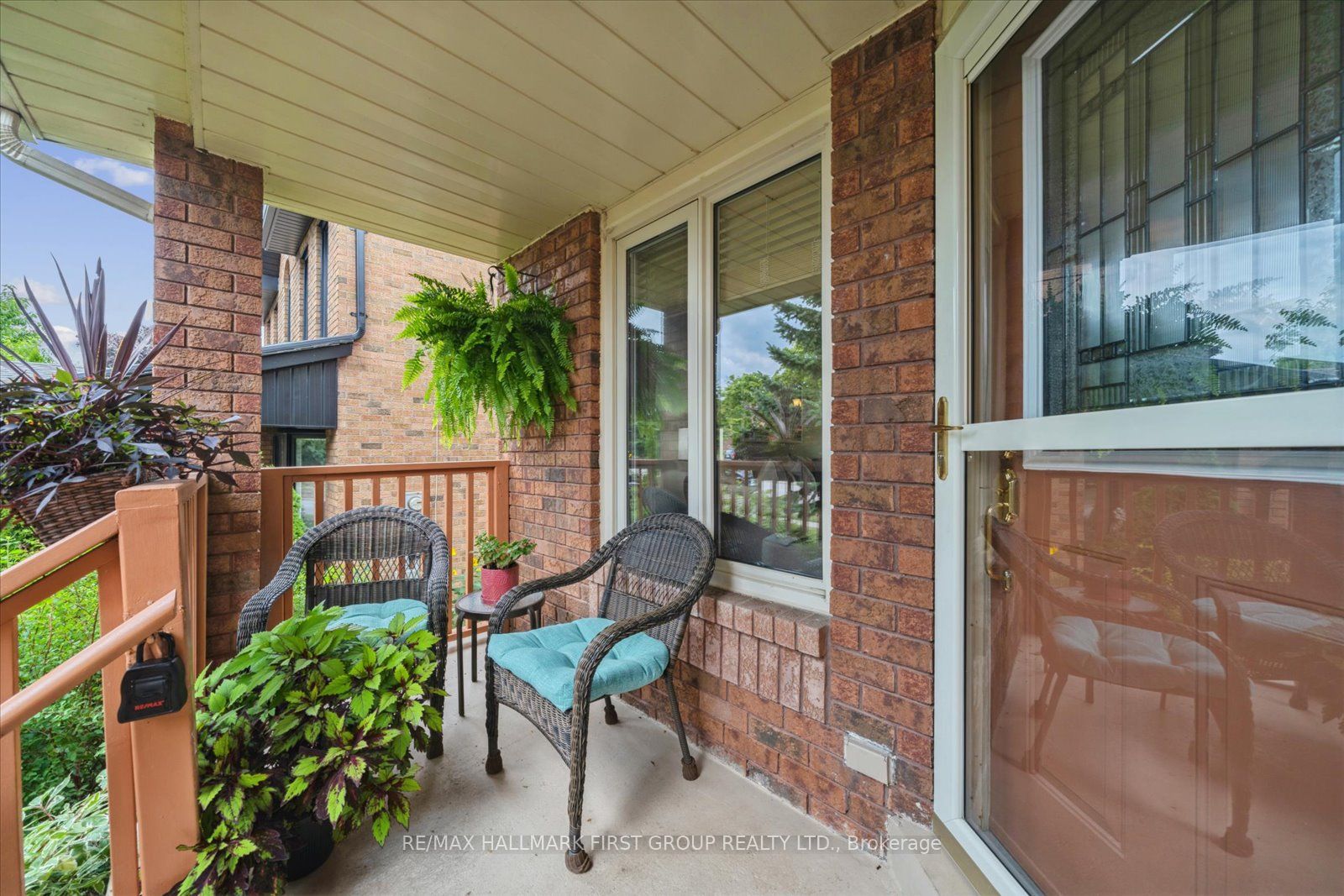 204 Lake Driveway Drive W