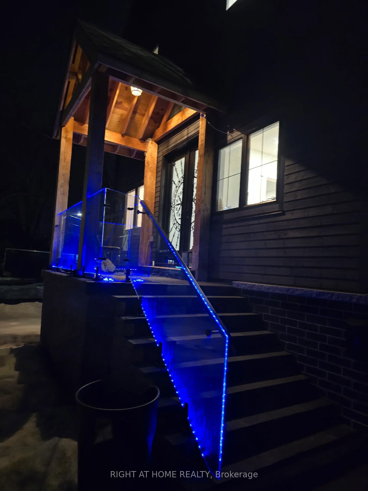 215 Bayview Avenue