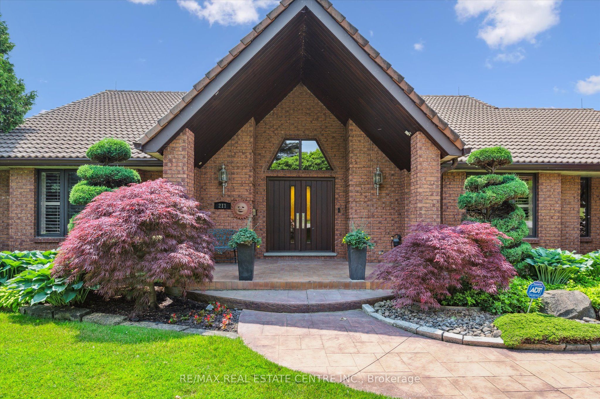 211 Edgehill Drive