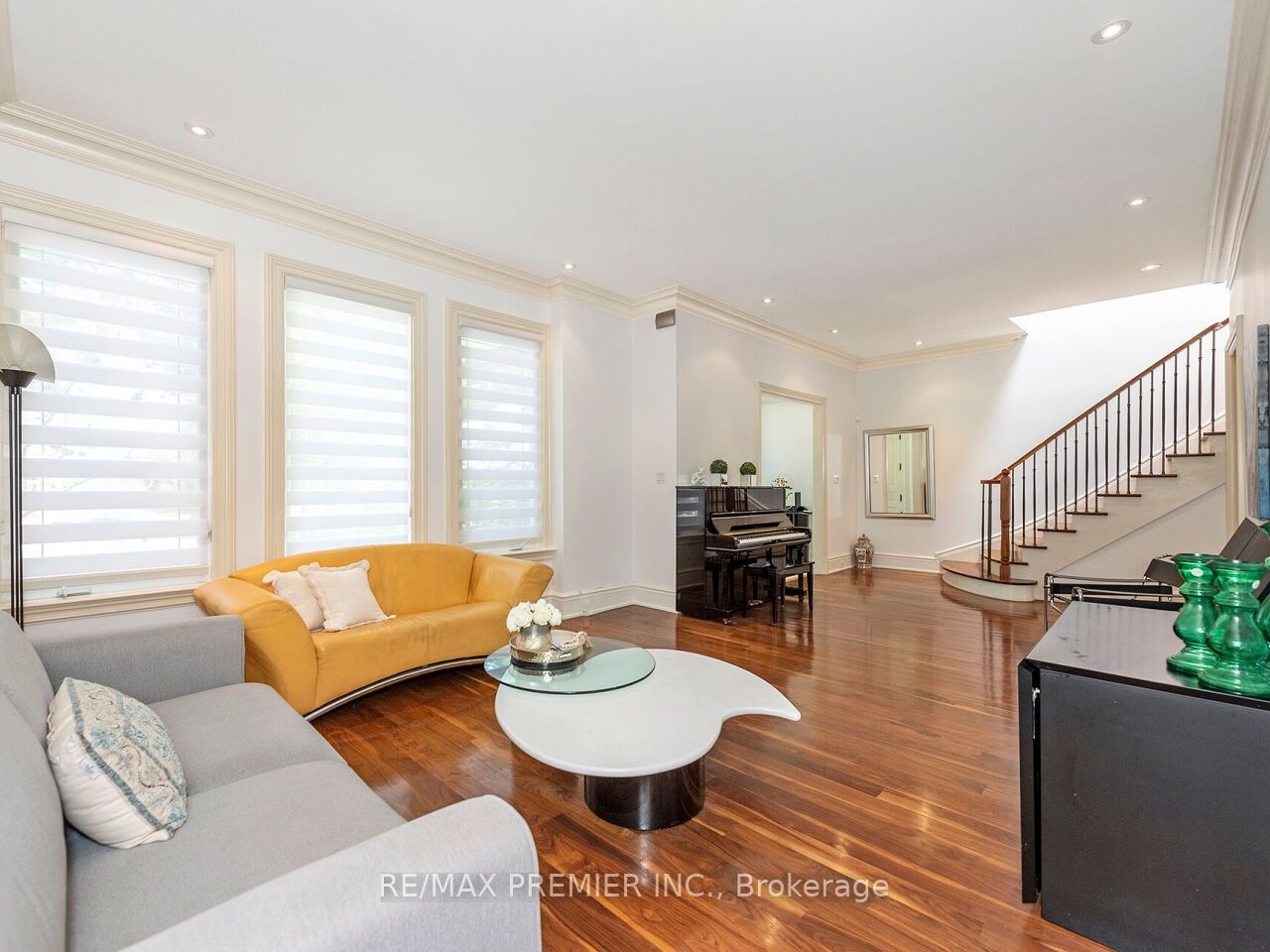 35 Yorkdale Crescent