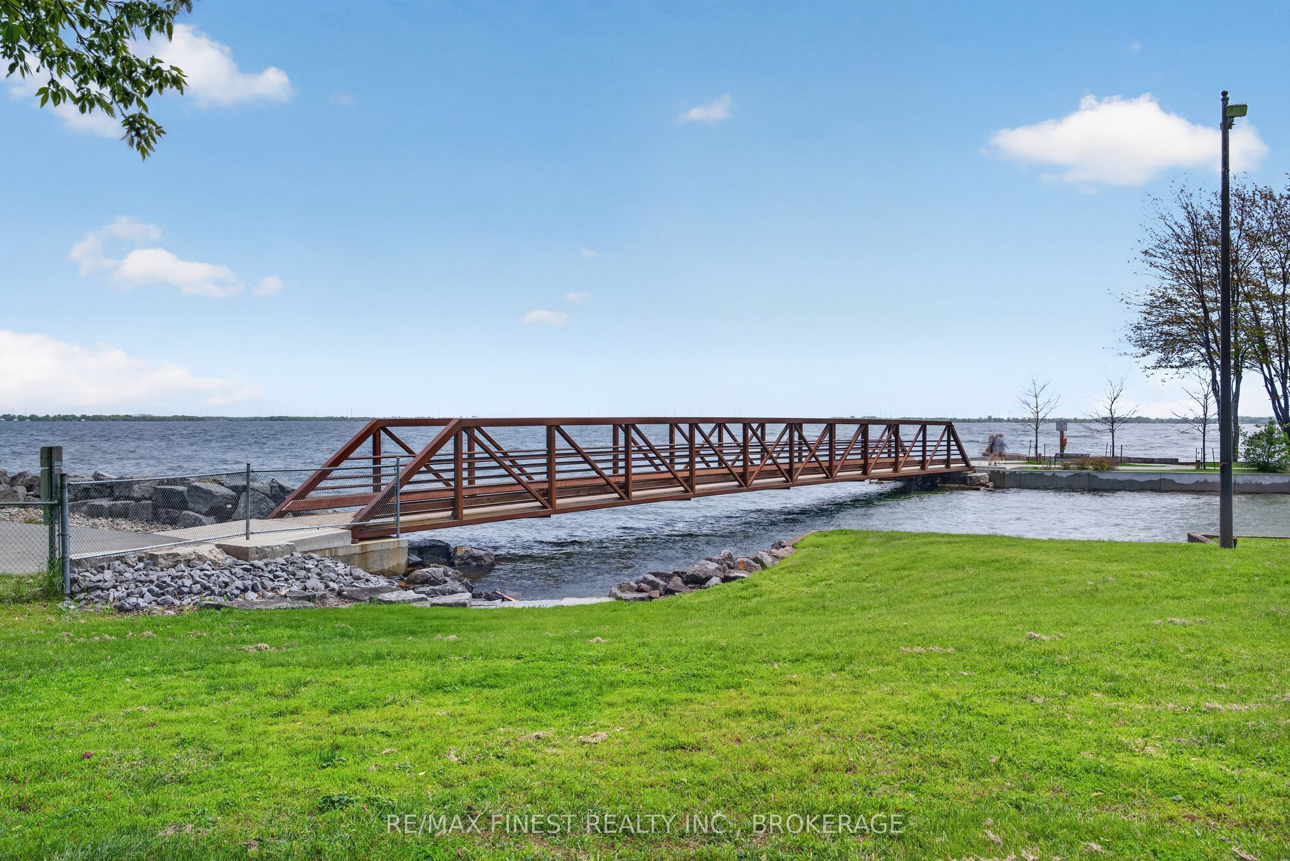 2 Mowat Avenue 206
