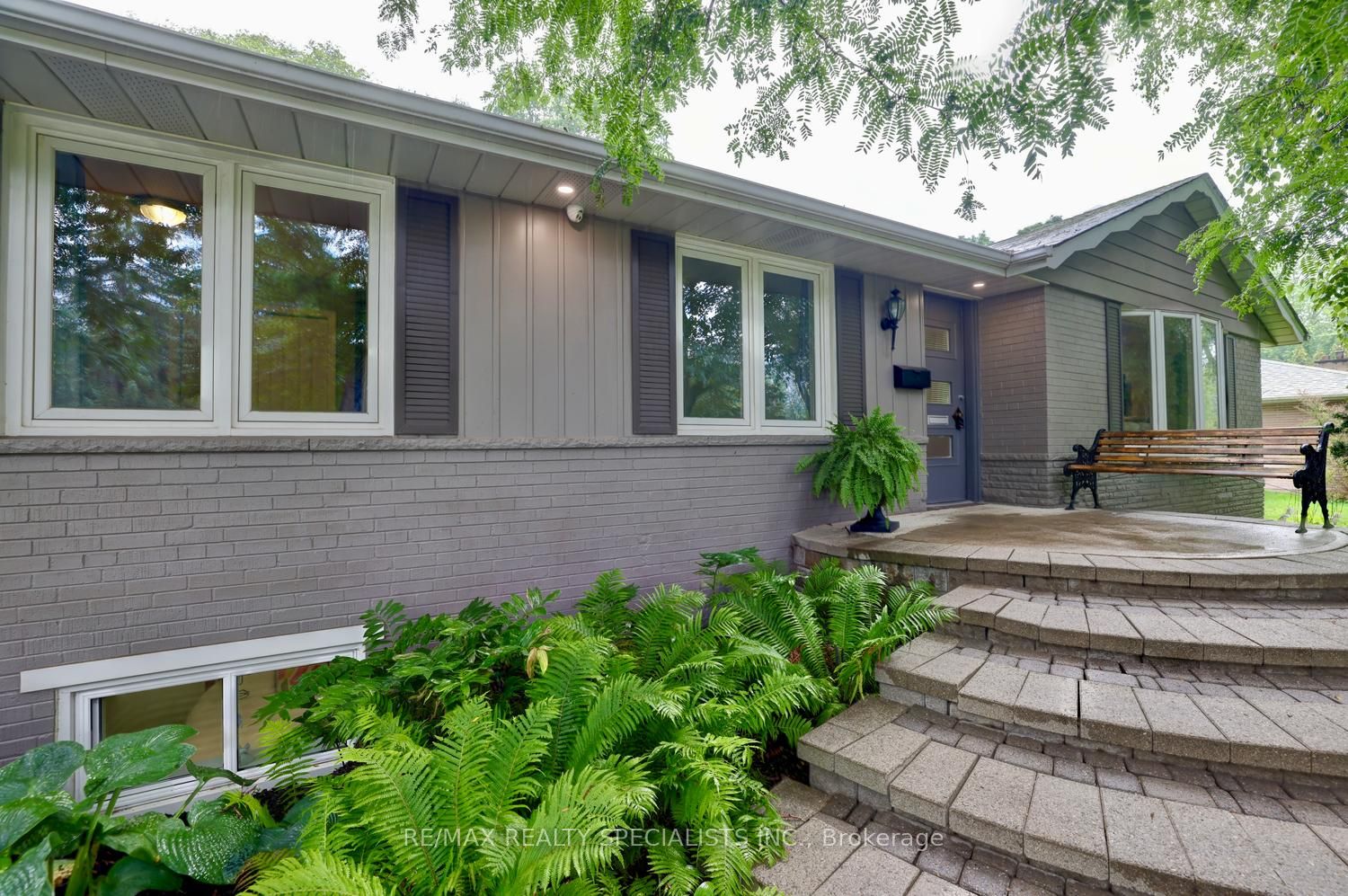 1589 Crediton Parkway