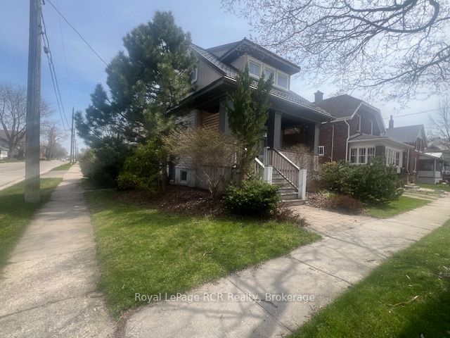 190 Victoria Avenue N