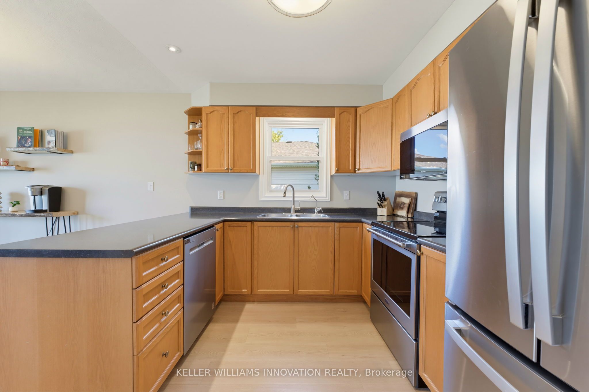 15 Barnett Street W