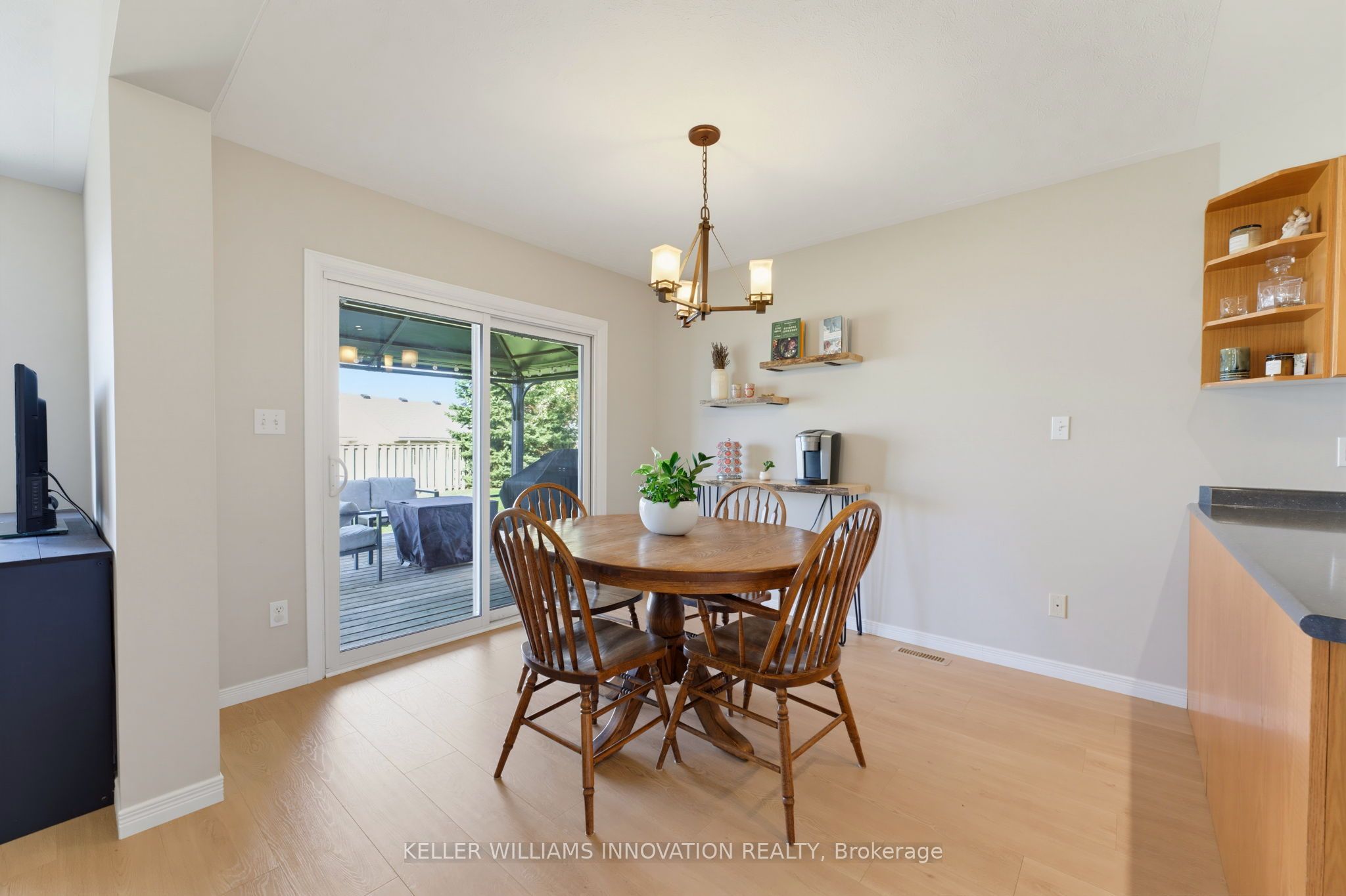 15 Barnett Street W