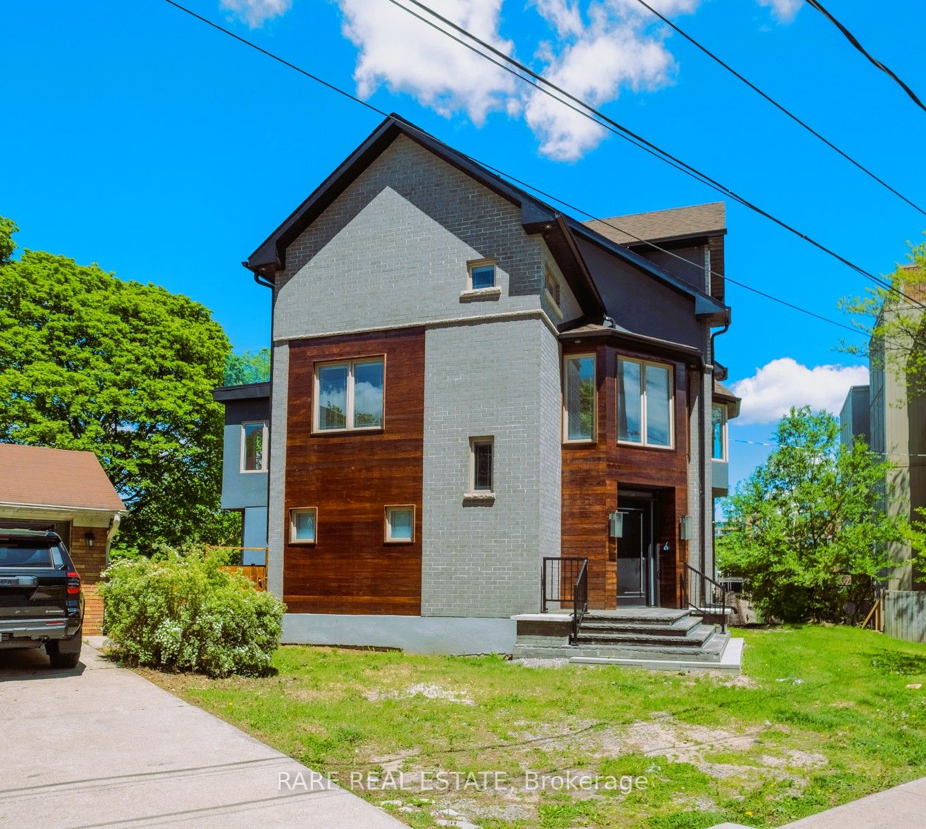 17 Kennedy Park Avenue N