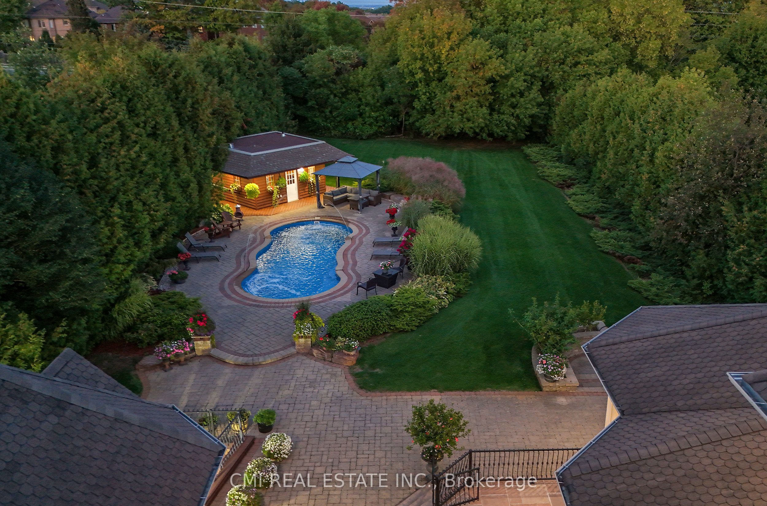 776 Woodland Acres Crescent