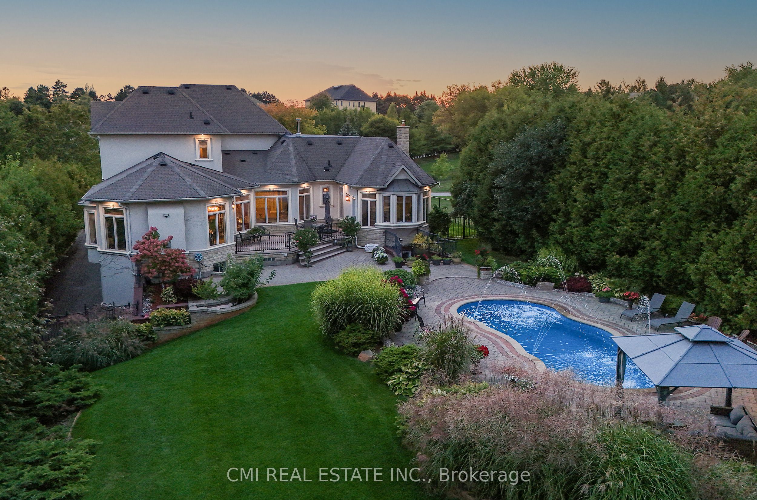 776 Woodland Acres Crescent