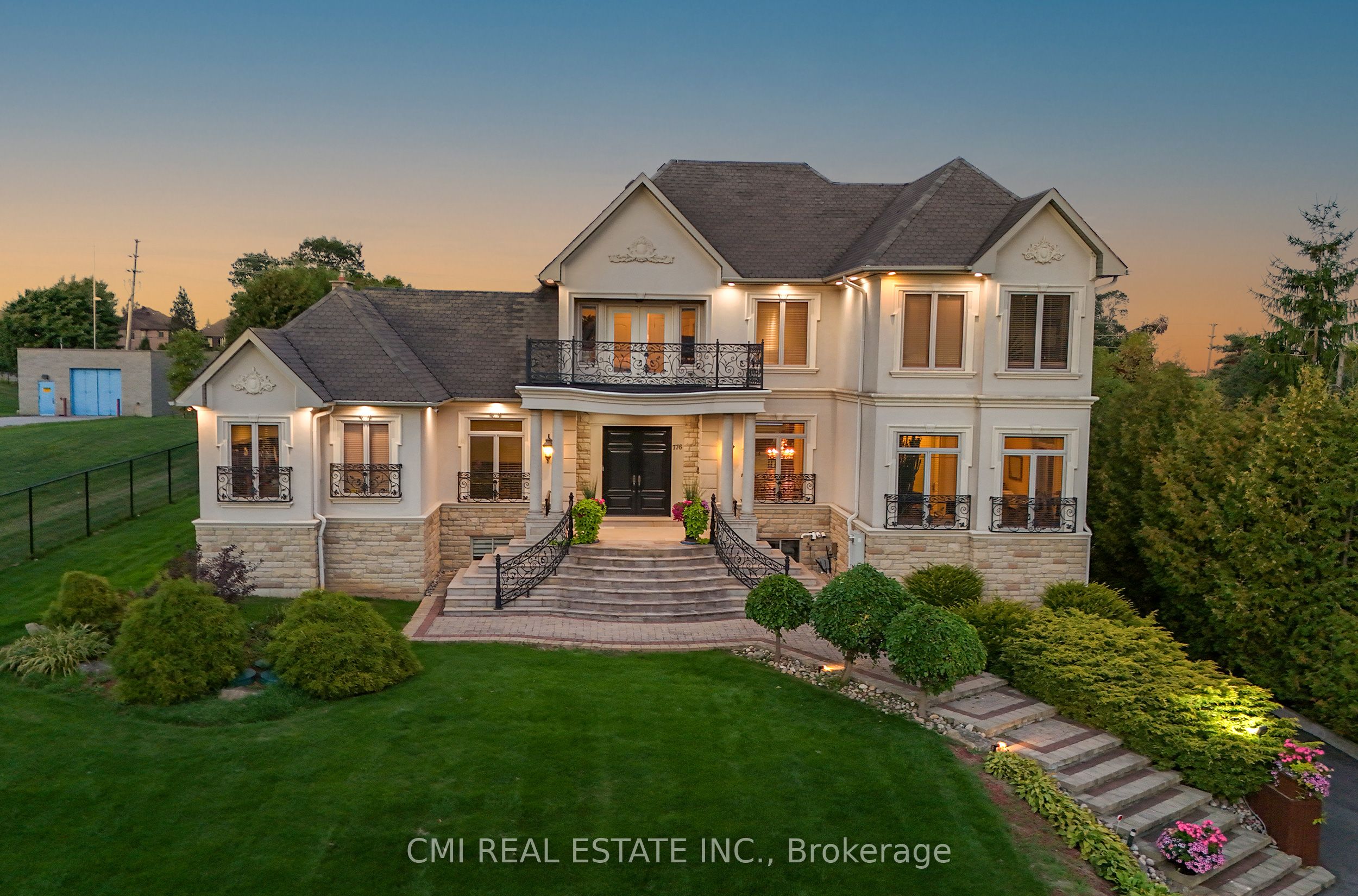776 Woodland Acres Crescent