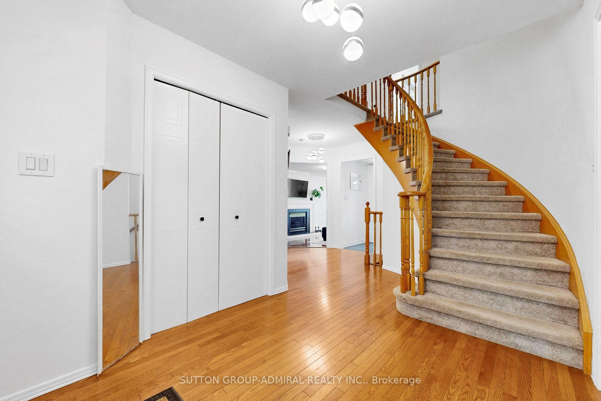 879 Peggoty Circle