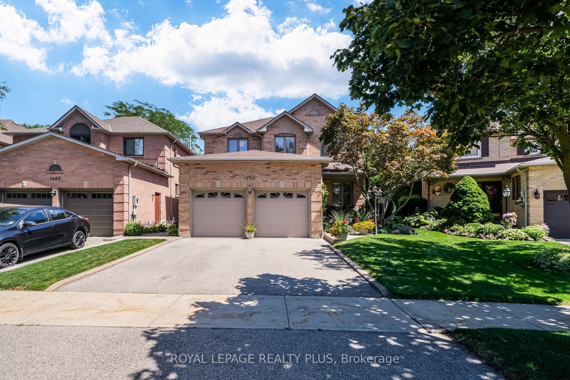 1459 Ravensmoor Crescent