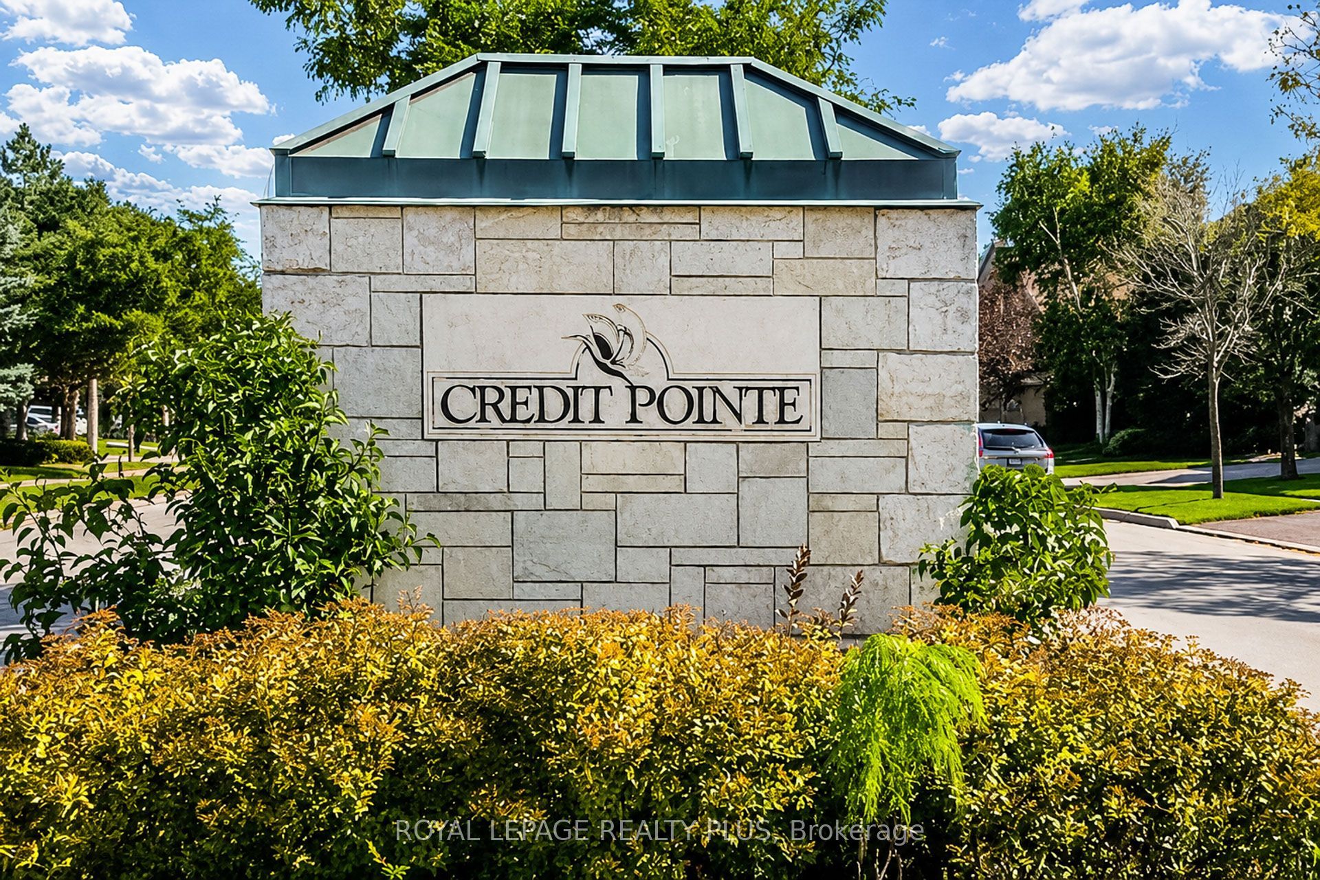 1459 Ravensmoor Crescent