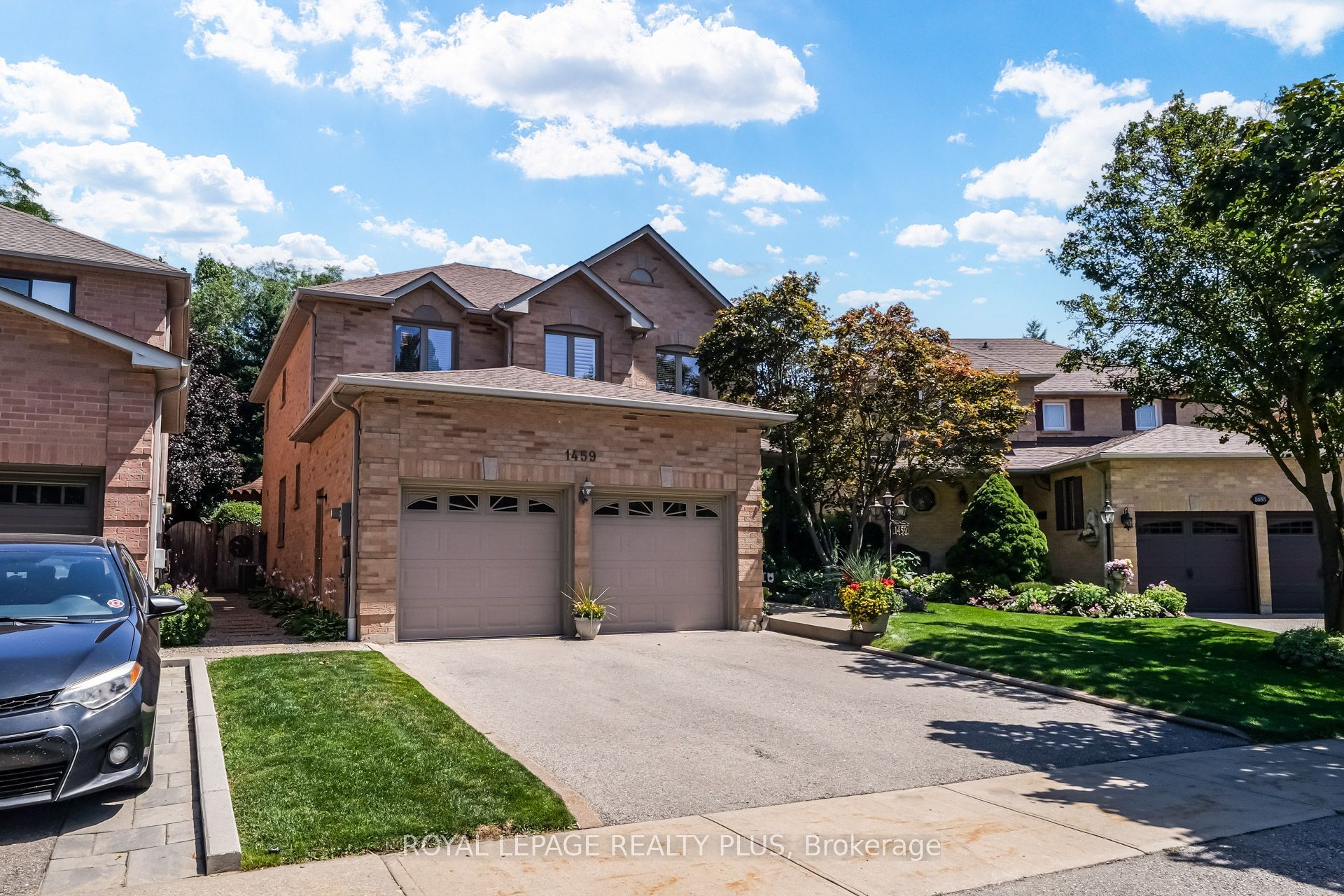 1459 Ravensmoor Crescent