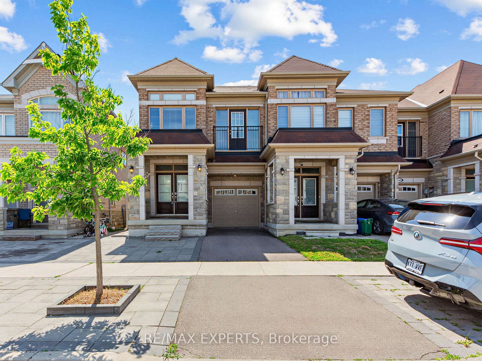 52 Vedette Way