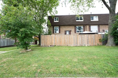 321 Blackthorn Street 82 Oshawa ON L1K 1L3