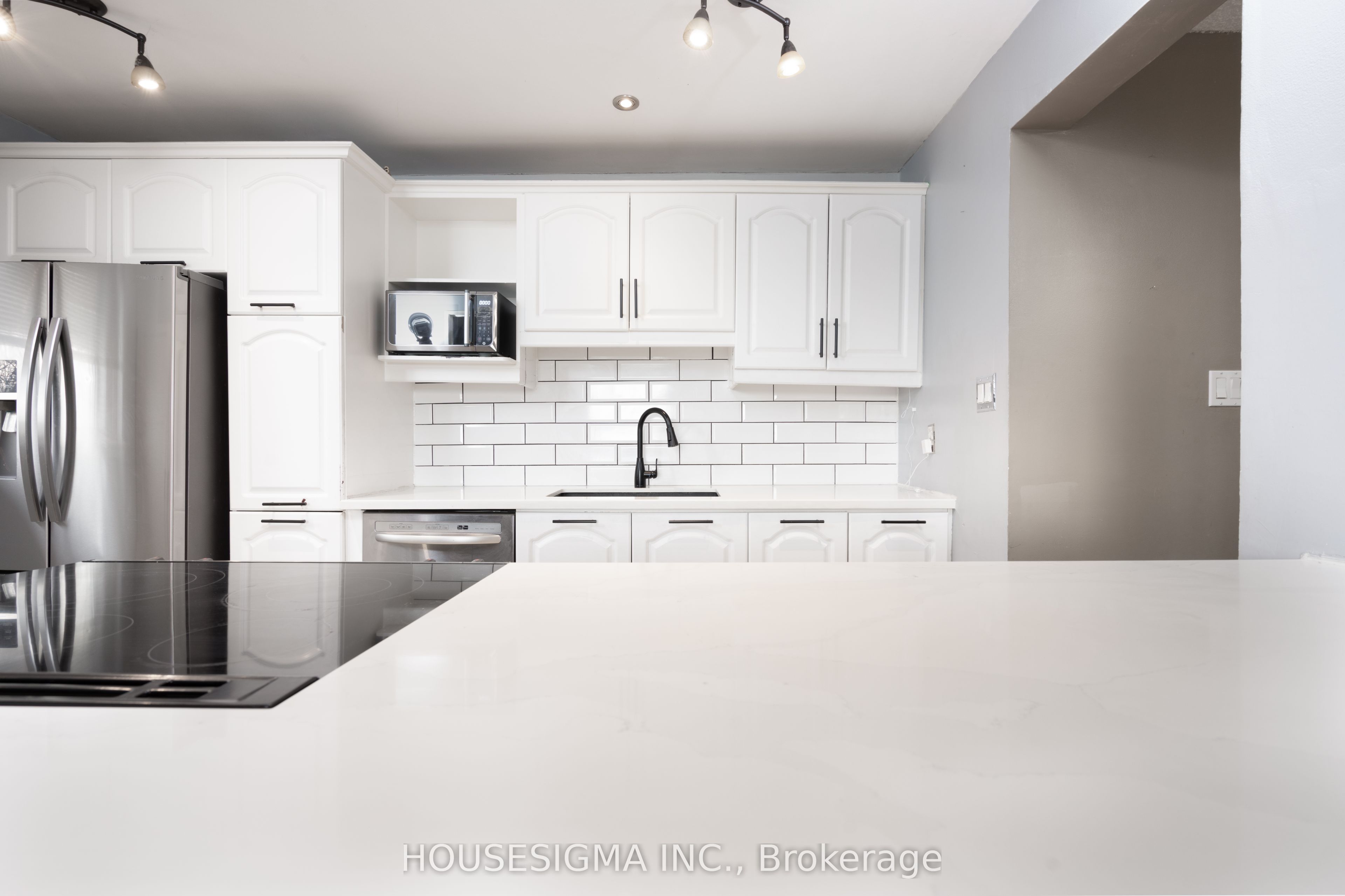 321 Blackthorn Street 82