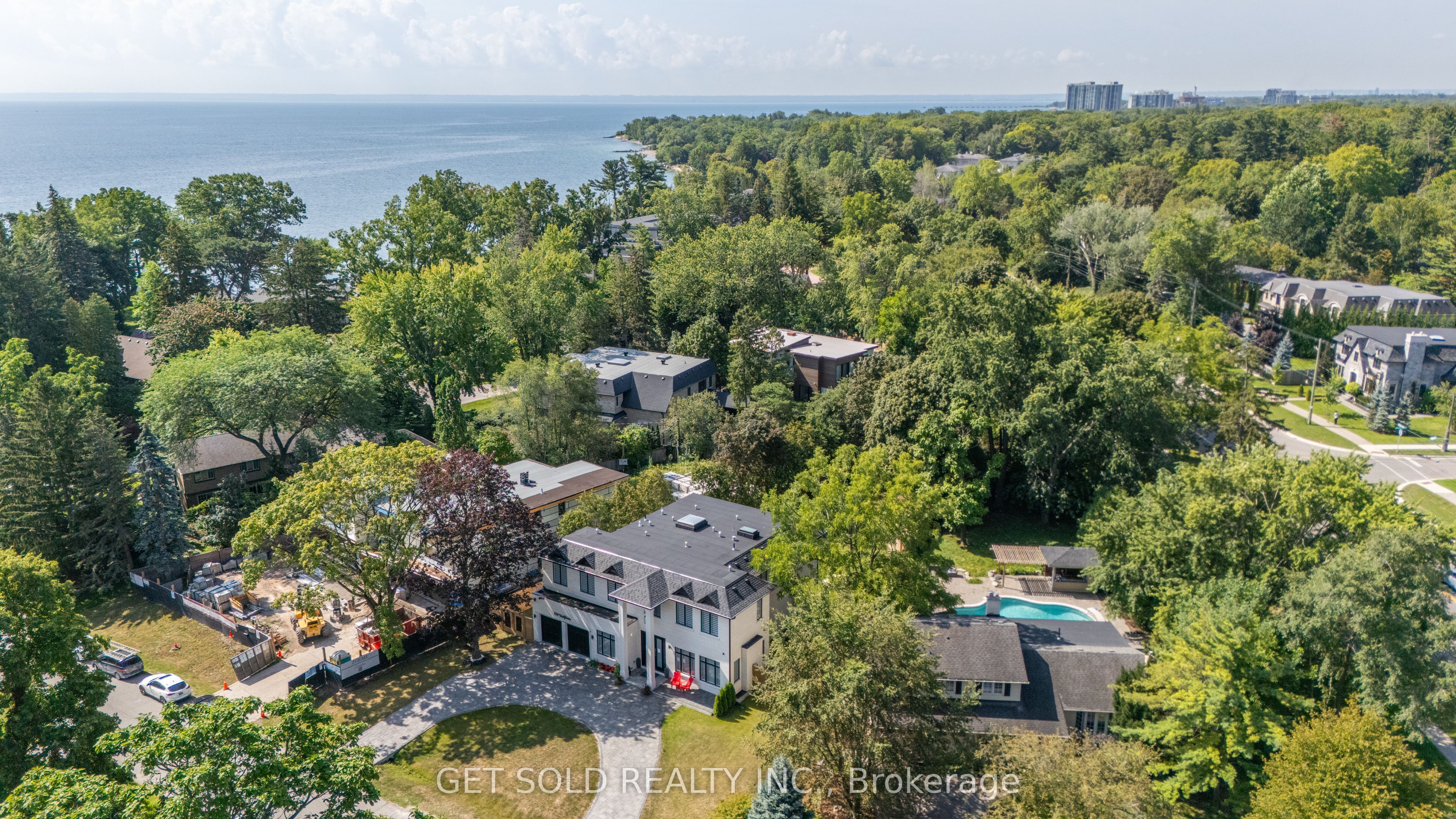 150 Wolfdale Avenue