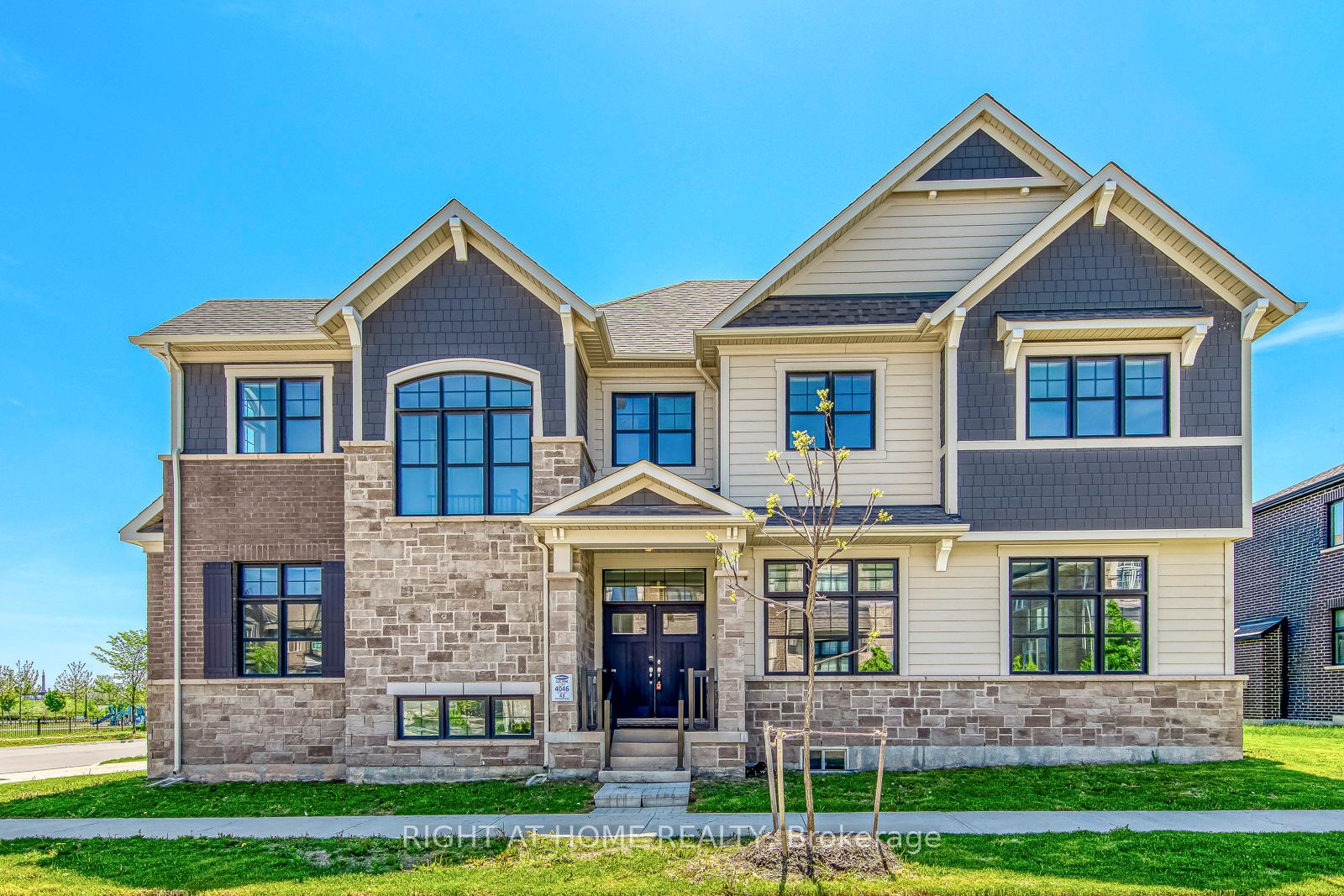 1387 Aymond Crescent